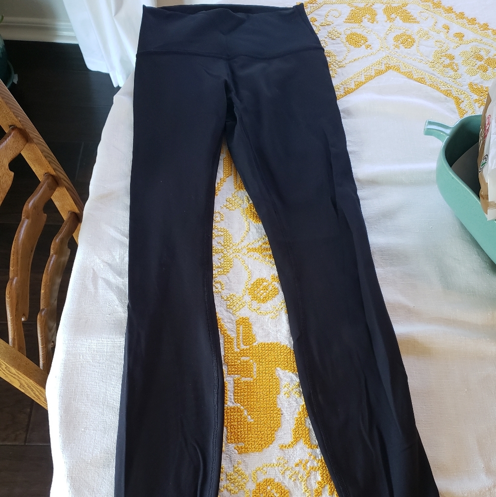 Lululemon wunder under luxtreme black size 4